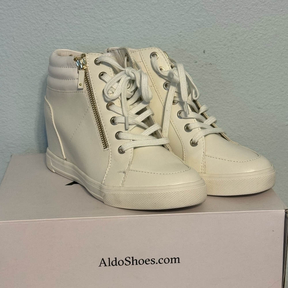 Aldo Kaia Hidden Wedge Boot Sneaker - size 8.5